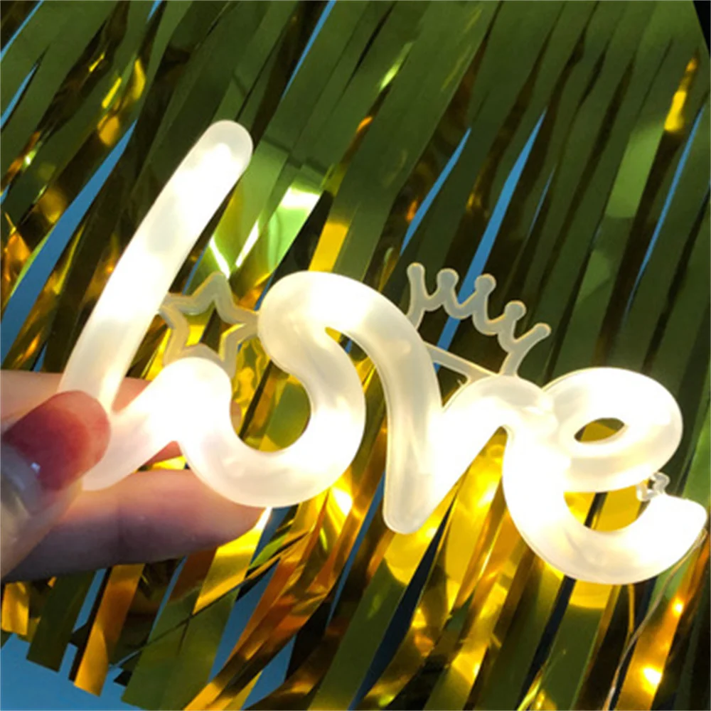Mini-Światła Miłości LED W Kształcie Litery Miłości Spowiedź Walentynki Oferta poprawiny Ozdoby Światła z Przyciskiem Baterii 10 x 6 cm